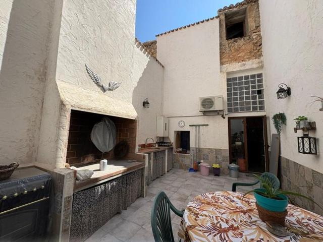 Casa en venta en Llíria, Centro photo 0