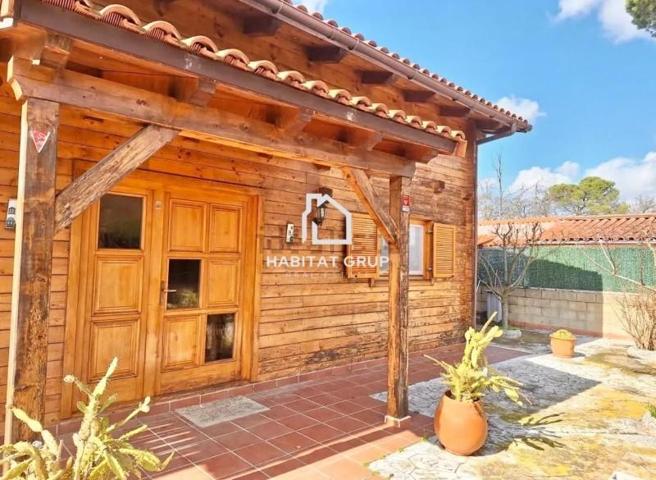 Chalet en venta en Caldes de Malavella photo 0