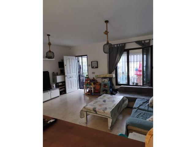 Bungalow en venta en Casares photo 0