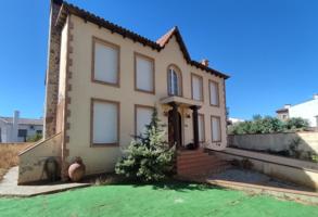 Casa en venta en Serradilla, Serradilla photo 0