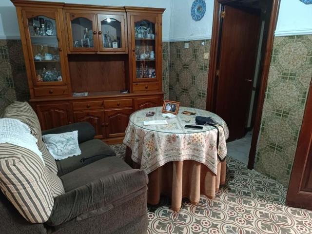 Casa en venta en Brenes, Brenes photo 0