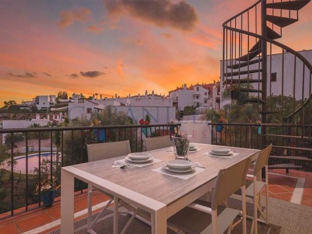 Apartamento en venta en Benahavís photo 0