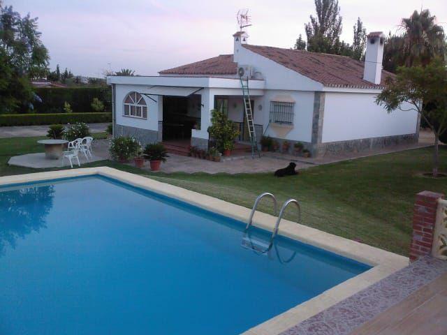 Casa con terreno en venta en Arcos de la Frontera, Arcos De La Frontera photo 0