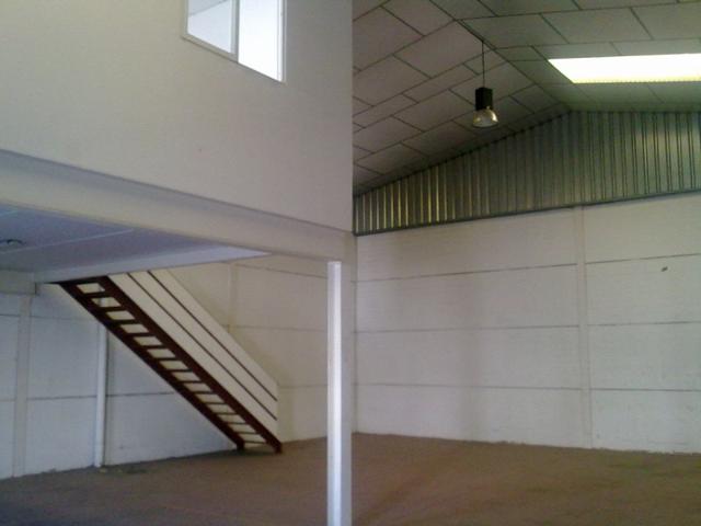 Nave industrial en venta en Sevilla, Polig. Industriales - El Pino photo 0