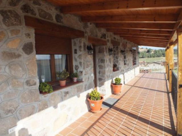 Casa en venta en Maello, Maello photo 0