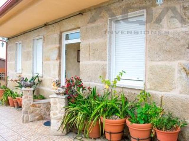 Chalet en venta en Vigo, Tomada photo 0