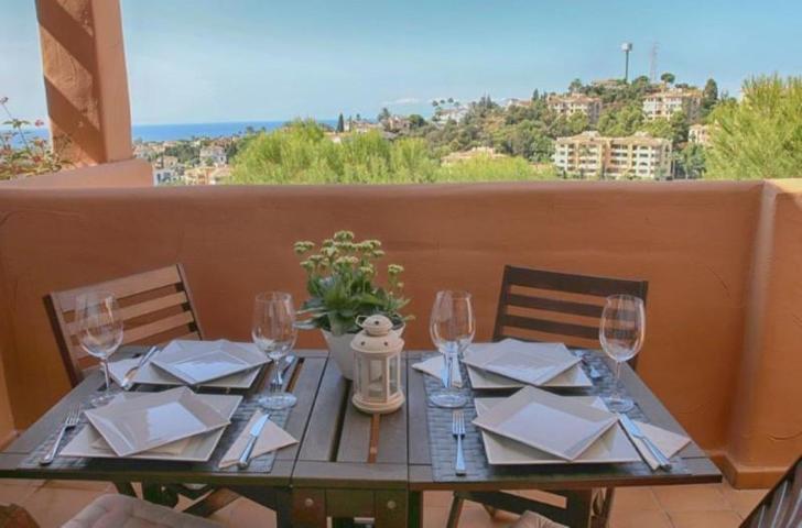 Apartamento en venta en Marbella, Marbella Este photo 0