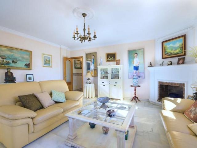 Apartamento en venta en Torrox photo 0