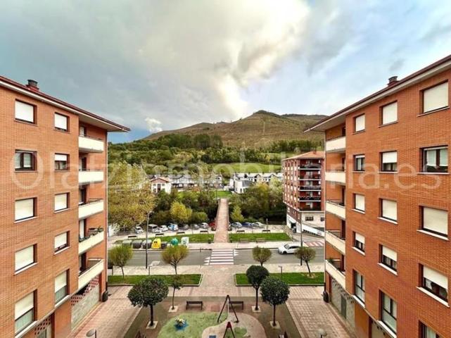 Piso en venta en Balmaseda, Balmaseda photo 0