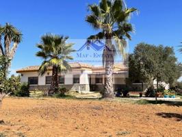 Chalet en venta en Utrera, Centro photo 0