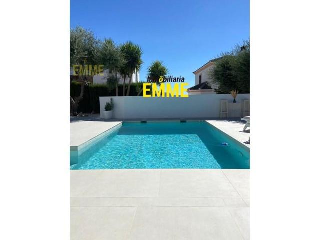 Chalet en venta en Arriate photo 0