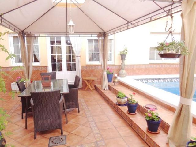 Casa en venta en Valdepeñas, Centro photo 0