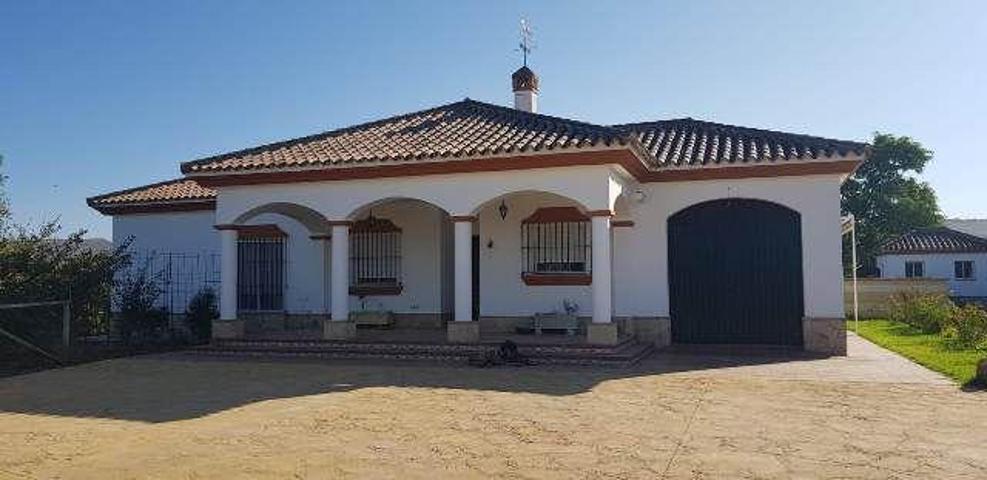 Casa con terreno en venta en Arcos de la Frontera, Arcos De La Frontera photo 0