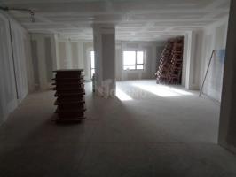 Local comercial en venta en Haro photo 0