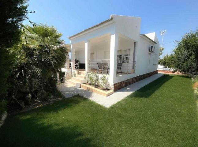 Chalet en venta en Pedralba, LES MALLAES photo 0