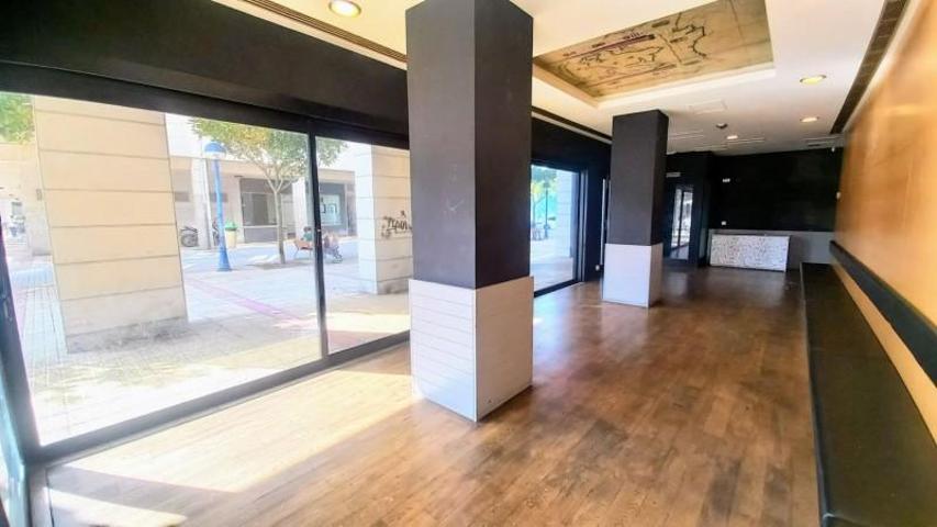 Local comercial en alquiler en Culleredo, O Burgo photo 0