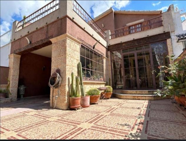 Casa en venta en Utrera, El Junquillo photo 0