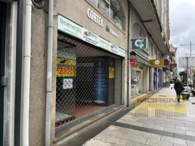 Local comercial en venta en Sarria, Centro photo 0