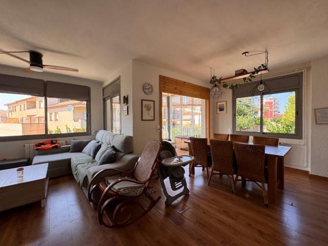 Piso en venta en L'Escala photo 0