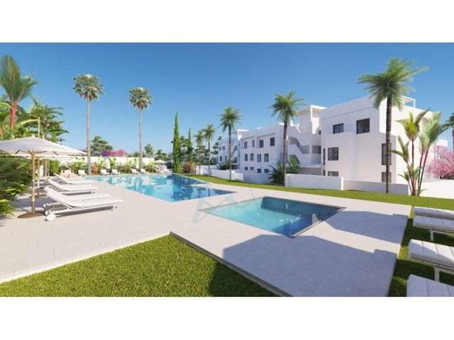 Apartamento en venta en Estepona photo 0