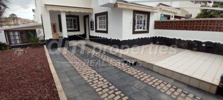 Apartamento en venta en Arona, Costa del Silencio photo 0