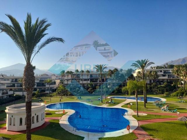 Apartamento en venta en Marbella photo 0