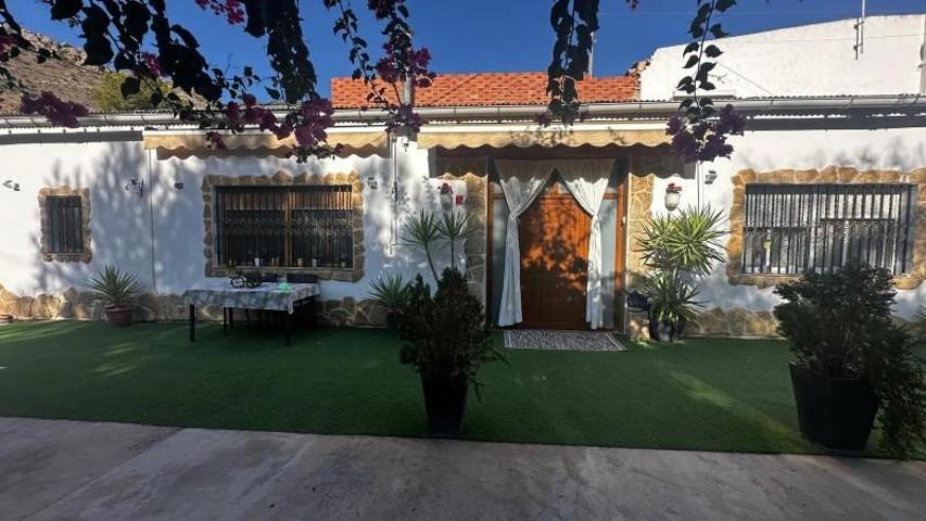 Casa en venta en Elda, 03600 photo 0