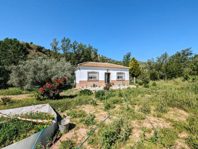 Casa con terreno en venta en Iznájar, Iznajar photo 0