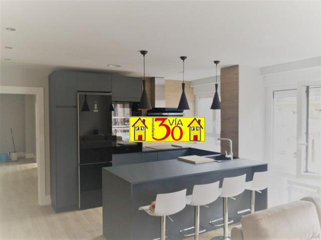 Piso en venta en Salamanca, Gran Via photo 0