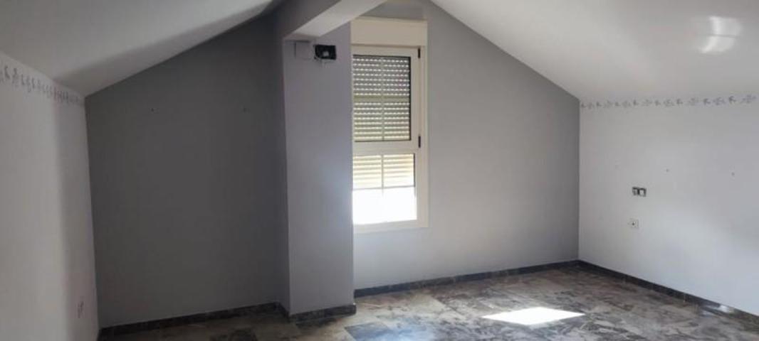 Casa en venta en Almendralejo, Avenida Rafael Alberti photo 0