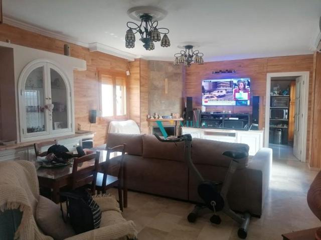 Casa en venta en Alcalá de Guadaira, Zona Santa Lucia photo 0