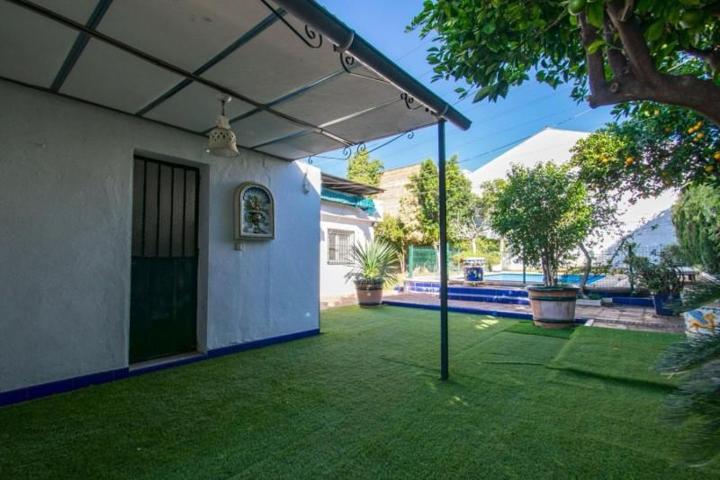 Chalet en venta en Alcalá de Guadaira, Montecarmelo photo 0