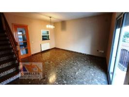 Casa en venta en Cubelles, Cubelles photo 0