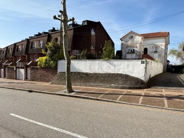 Chalet en venta en Oviedo, Ciudad Naranco photo 0