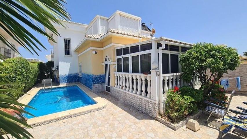 Chalet en venta en Torrevieja, Torreta florida photo 0