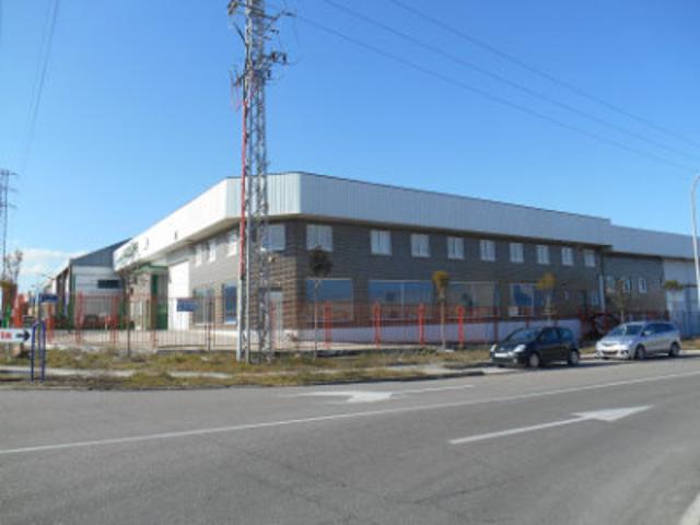 Nave industrial en venta en Valladolid, Poligono San Cristobal photo 0