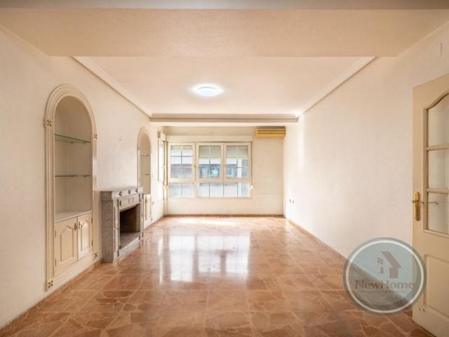 Piso en venta en Torrevieja photo 0