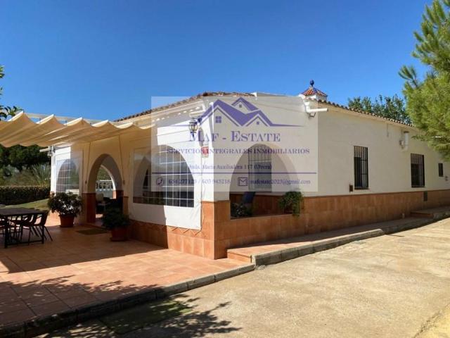 Chalet en venta en Utrera, Centro photo 0
