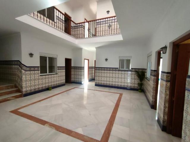 Casa en venta en Morón de la Frontera photo 0