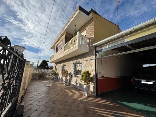 Chalet en venta en San Andrés del Rabanedo photo 0