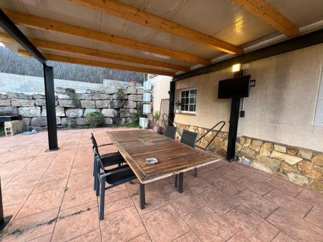 Casa en venta en Tordera photo 0