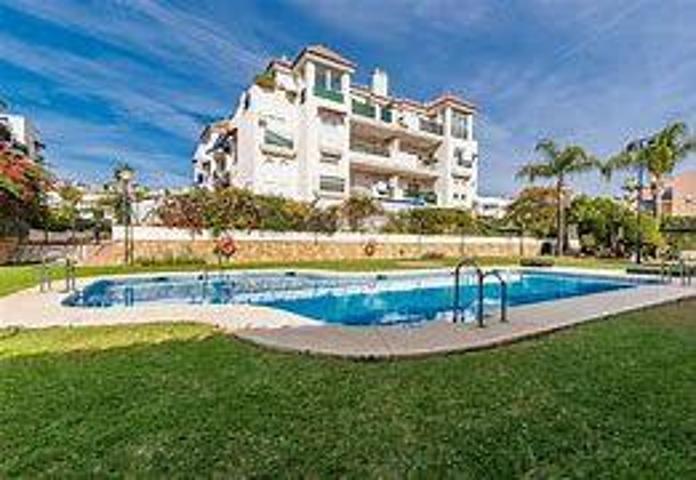 Piso en venta en Marbella, Puerto Banus photo 0