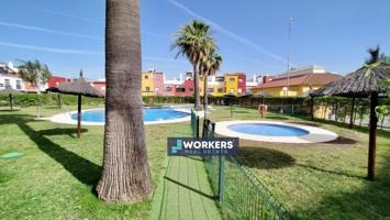 Adosada en venta en Dos Hermanas, Arco Norte photo 0