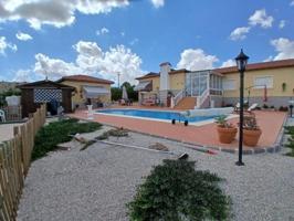 Casa con terreno en venta en Campos del Río photo 0