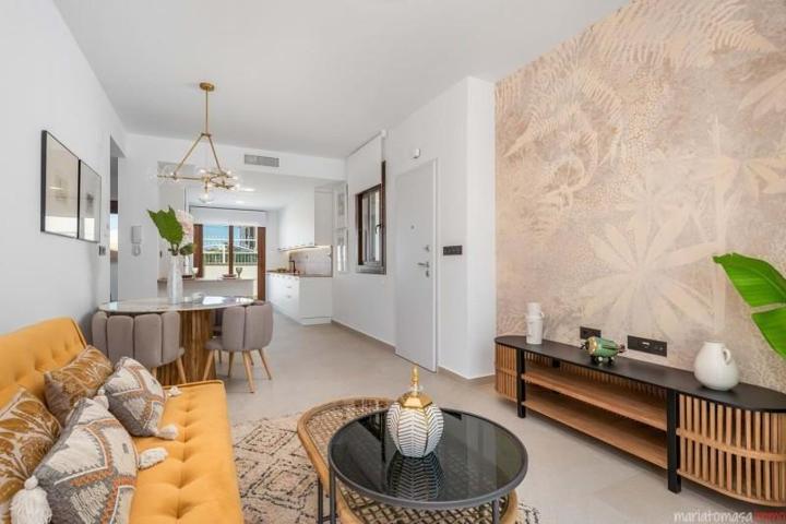 Piso en venta en Torrevieja, Torrevieja photo 0