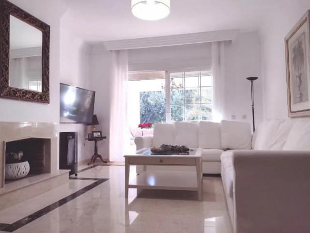 Apartamento en venta en Marbella photo 0