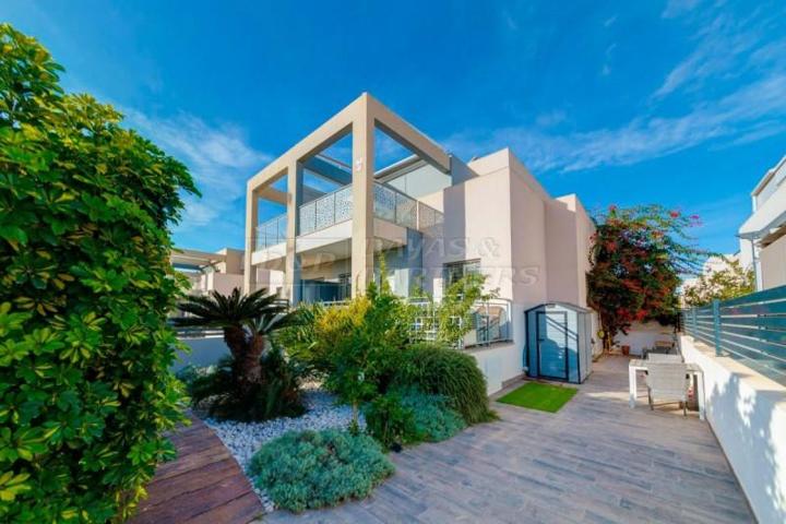 Adosada en venta en Torrevieja, Aguas Nuevas photo 0