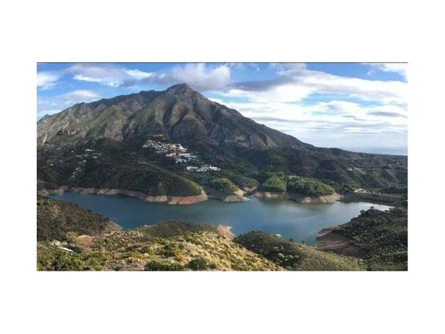 Adosada en venta en Istán photo 0