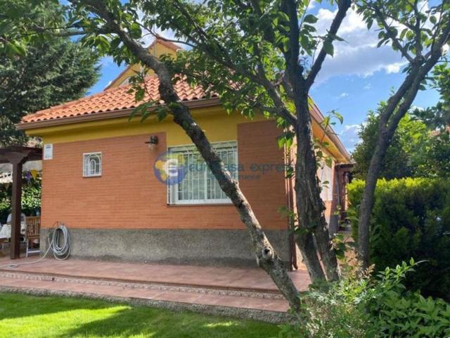 Chalet en venta en Chiloeches, Chiloeches photo 0