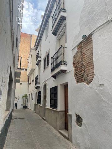 Edificio en venta en Almuñécar, Casco Antiguo photo 0